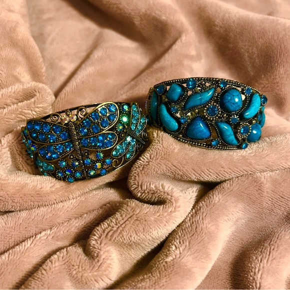 VINTAGE Blue Turquoise Butterfly and Marbled Whimsy Boho Gemstone Bangle Set - Picture 1 of 12
